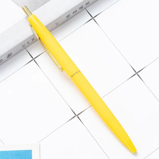 Vente chaude Stylos à bille en plastique imprimés personnalisés Stylo à bille de presse multicolore pour cadeaux Article promotionnel supérieur